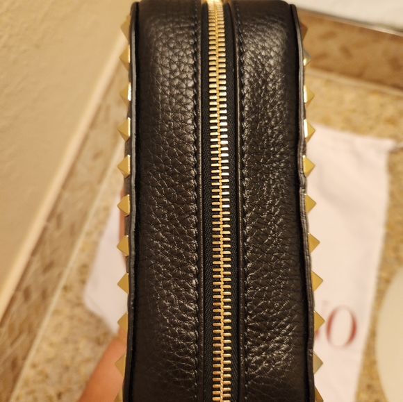 Valentino Rockstud Crossbody Camera Bag in Black and Gold Tone Hardware - Picture 4 of 8
